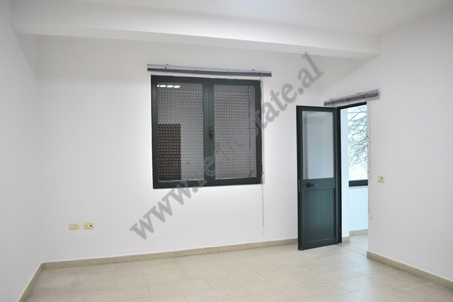 Office space for rent in Brryli area in Tirana.&nbsp;
The office it is positioned on the second&nbs